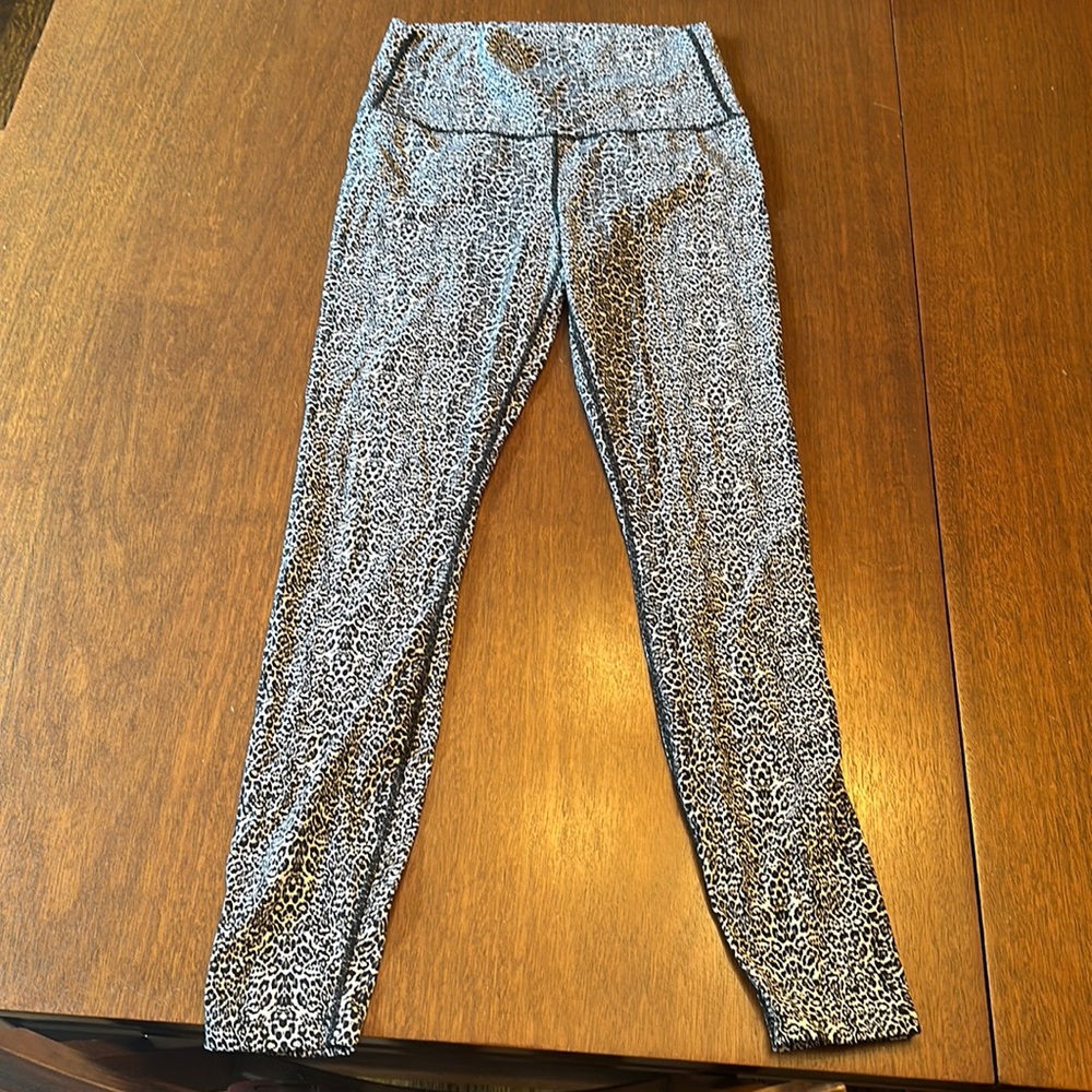 Small leopard print leggings
